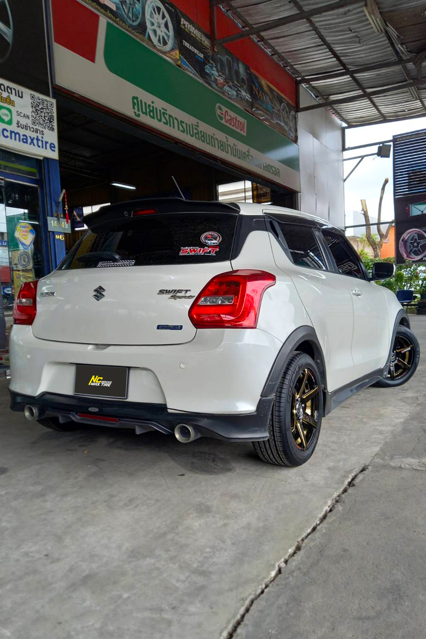 Suzuki Swift / ล้อแม็กขอบ15 / Cosmis / InnerlineS1 / S1 / 15x7.0 4H100 ET30 / Decibel / DR1 / 195/55R15