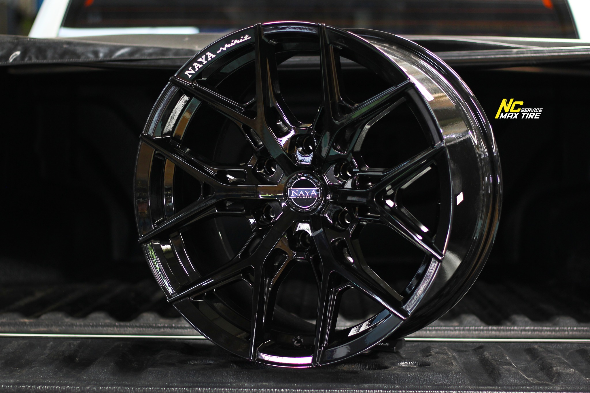 ล้อแม็กขอบ18 / Cosmis / NAYA / Alpha-6 / 18×9.0 6H139.7 ET20 / ล้อแม็กสีดำเงาทั้งวง / สำหรับกระบะตัวสูง SUV PPV / NC