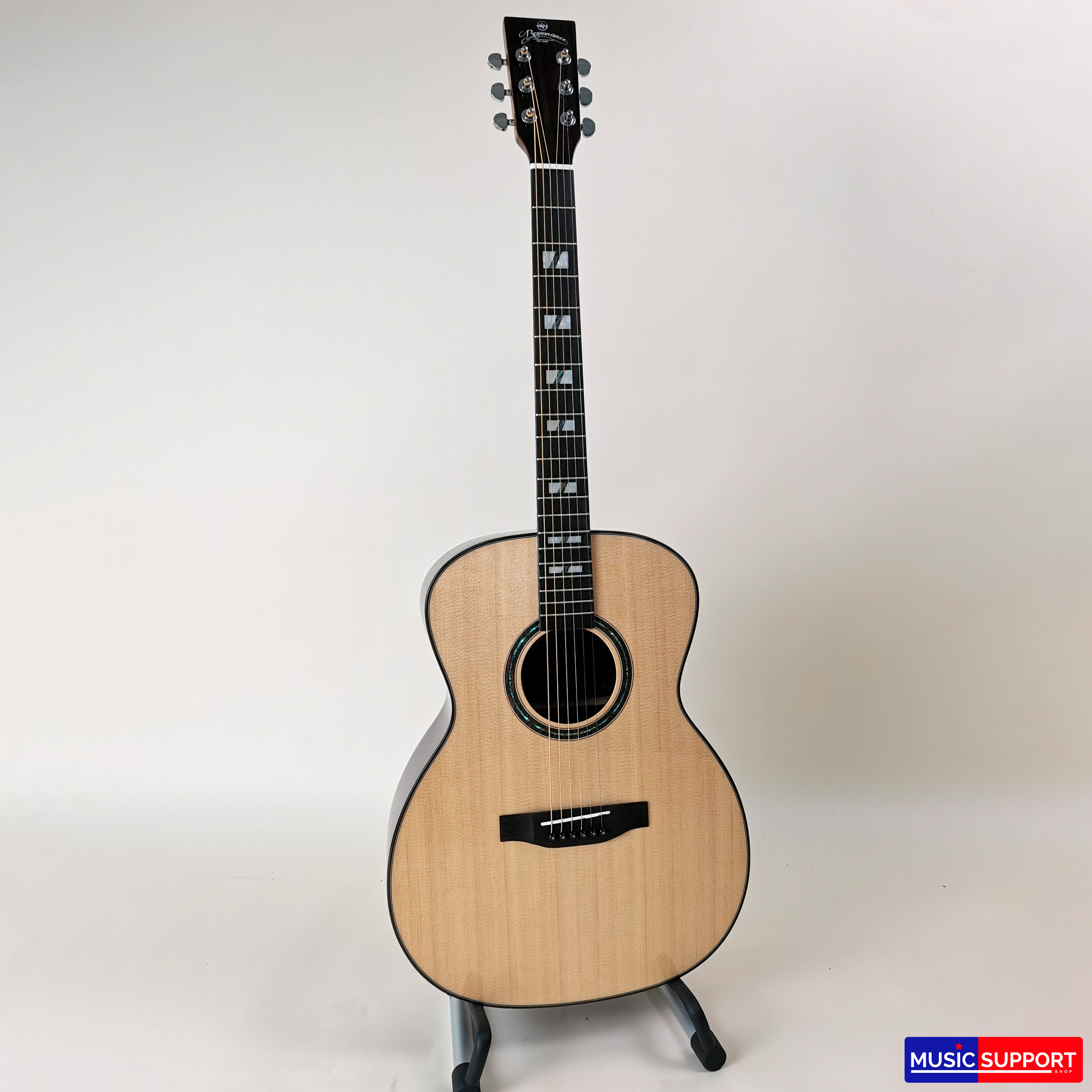 กีตาร์โปร่งไม้หน้าแท้ Ressonance guitars R-030 OM Top Solid Spruce