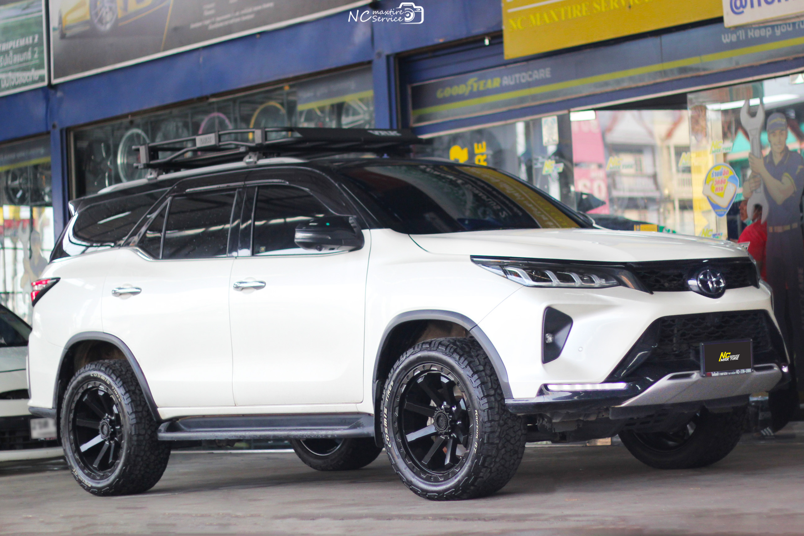 Toyota Fortuner / ล้อแม็กขอบ20 / CAPONE / AMERICAN OUTLAW / ล้อแม็กสีดำด้าน / SATIN BLACK / 20X9.0 6H139.7 ET5 / Cosmis Tire / Raptor AT / 265/50R20