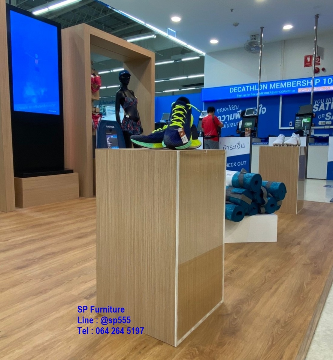 ชั้นวางสินค้า แท่นโชว์สินค้า Box diplay (Decathlon)