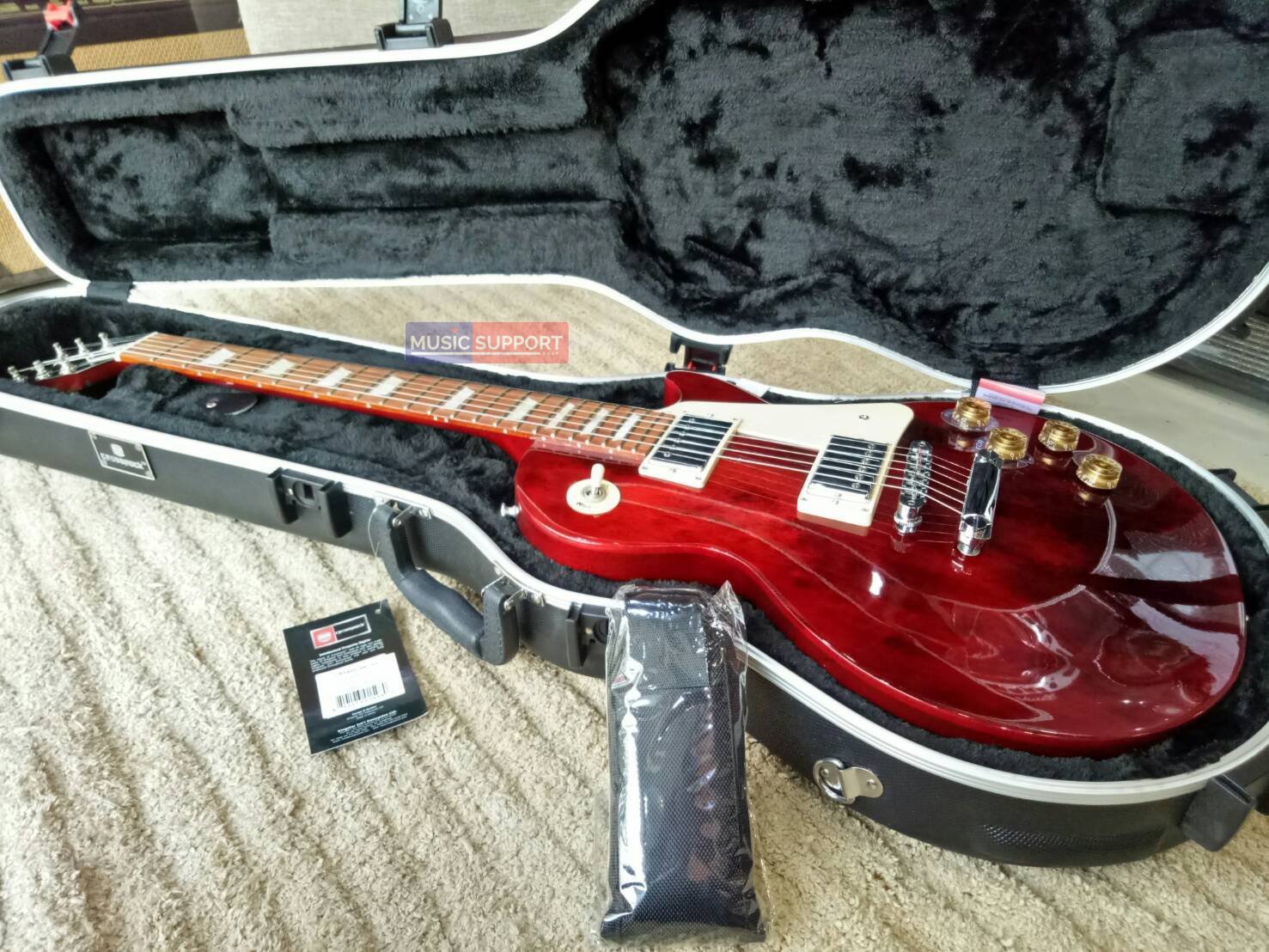 ฮาร์ดเครสกีตาร์ไฟฟ้า CROSSROCK CRA860LBK Les Paul Case with TSA
