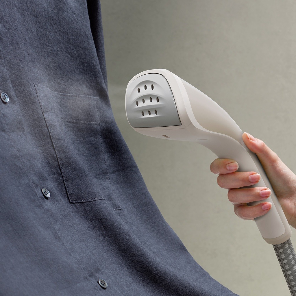 ELECTROLUX เตารีดไอน้ำพกพา E7GS1-72OW น้ำหนักเบา กระทัดรัด 1400W