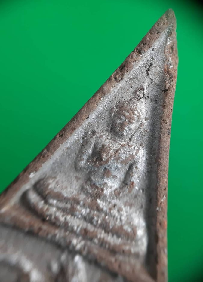 พระสมเด็จ พิมพ์นั่งไก่-พญานาค (พระแคล้วคลาด) หลวงพ่อผินะ วัดสนมลาว จ.สระบุรี