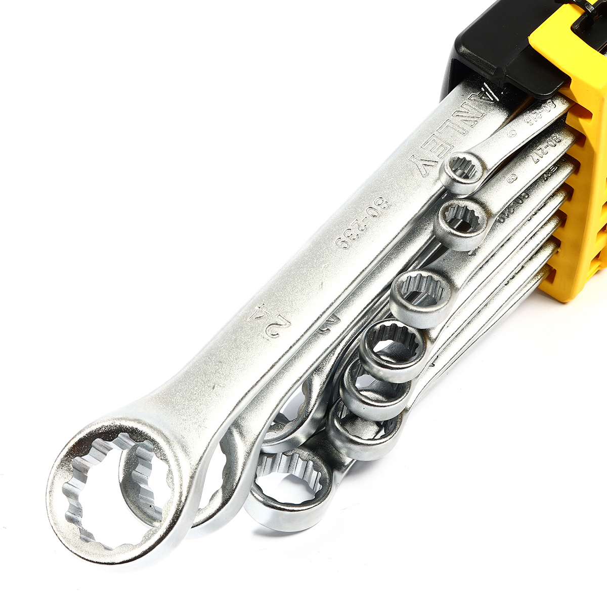 ชุดประแจแหวนข้างปากตาย 12 ชิ้น แบบแขวน สแตนเล่ย์ (STANLEY) รุ่น CWB STMT78097 ขนาด 6-24 มม. ในชุดประกอบไปด้วยเบอร์ 6,8,10,11,12,13,16,17,18,19,22,24 มม. วัสดุทำจาก เหล็กกล้าคาร์บอน ผ่านการทดสอบตามมาตรฐาน ANSI, ISO & DIN ผิวสัมผัสแบบด้าน
