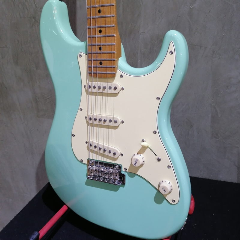 กีตาร์ไฟฟ้า Gusta GST-05 SSS