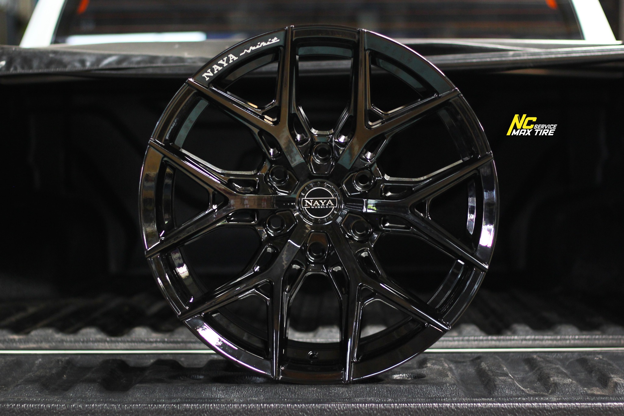 ล้อแม็กขอบ18 / Cosmis / NAYA / Alpha-6 / 18×9.0 6H139.7 ET20 / ล้อแม็กสีดำเงาทั้งวง / สำหรับกระบะตัวสูง SUV PPV / NC