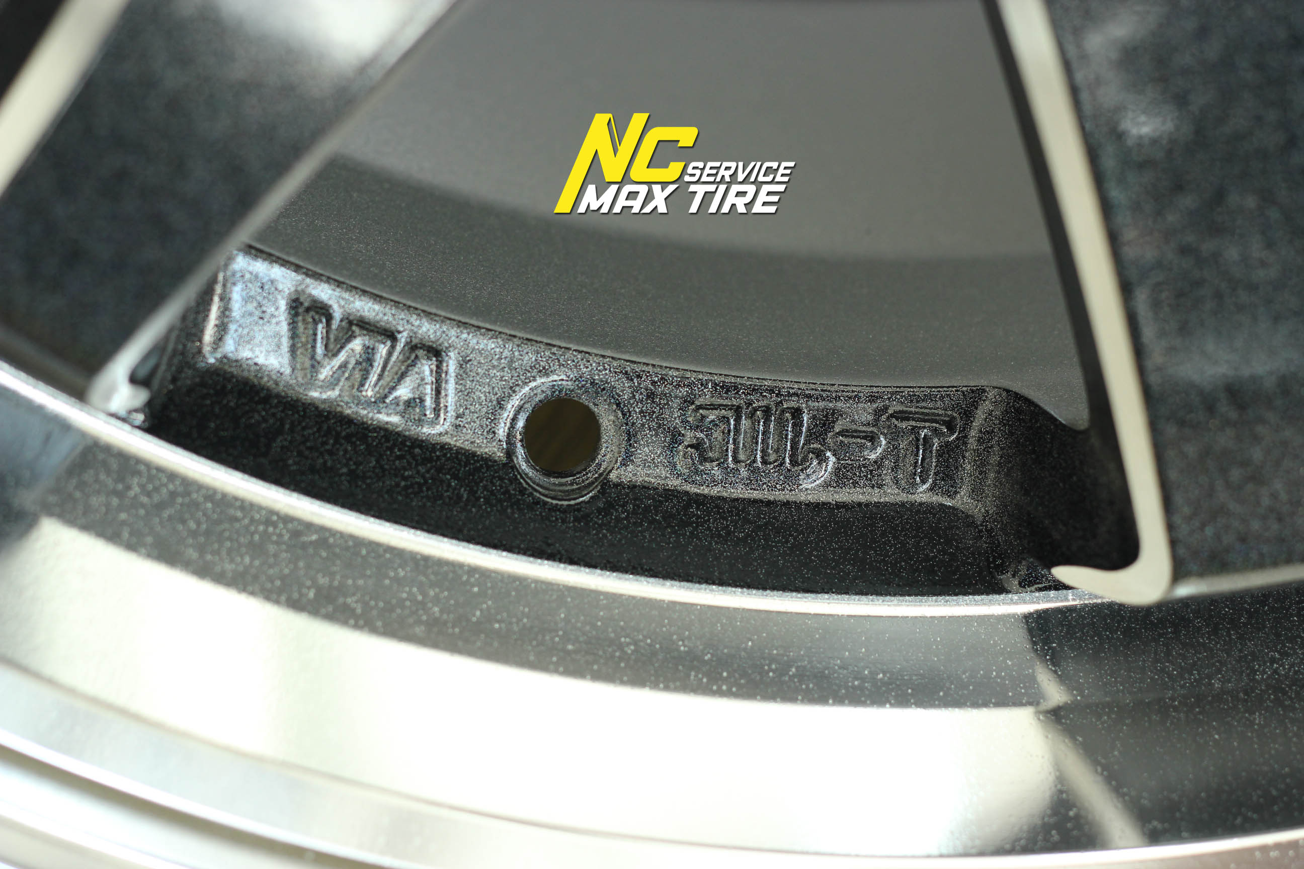 ล้อแม็กขอบ18 / กระบะเตี้ย 5 รู / ชุดCustom Color / Cosmis Re-7S / 18x9.5/10.5 5h114.3 ET15/12