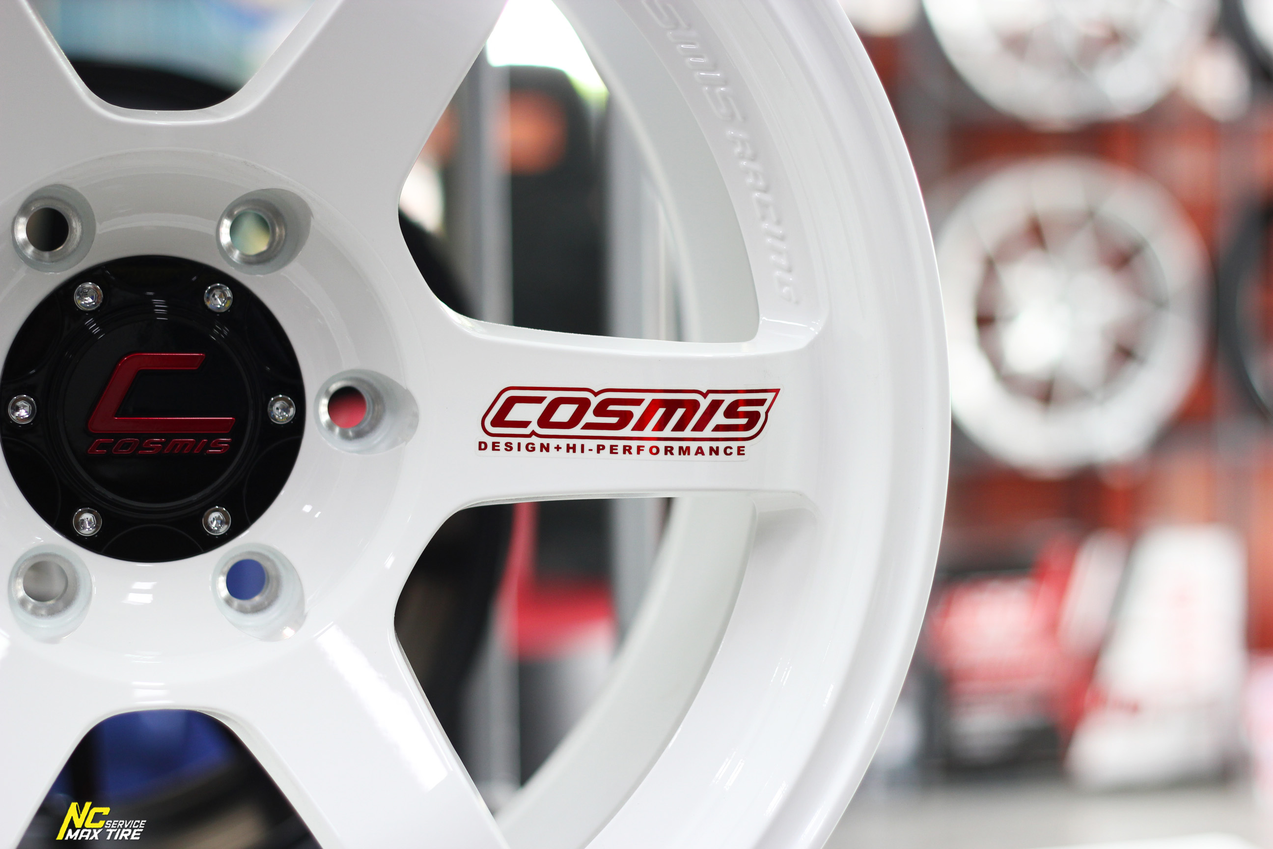 ล้อแม็กขอบ18 / Cosmis / RG06S / ล้อแม็กสีขาว / 18×9.0 6H139.7 ET0
