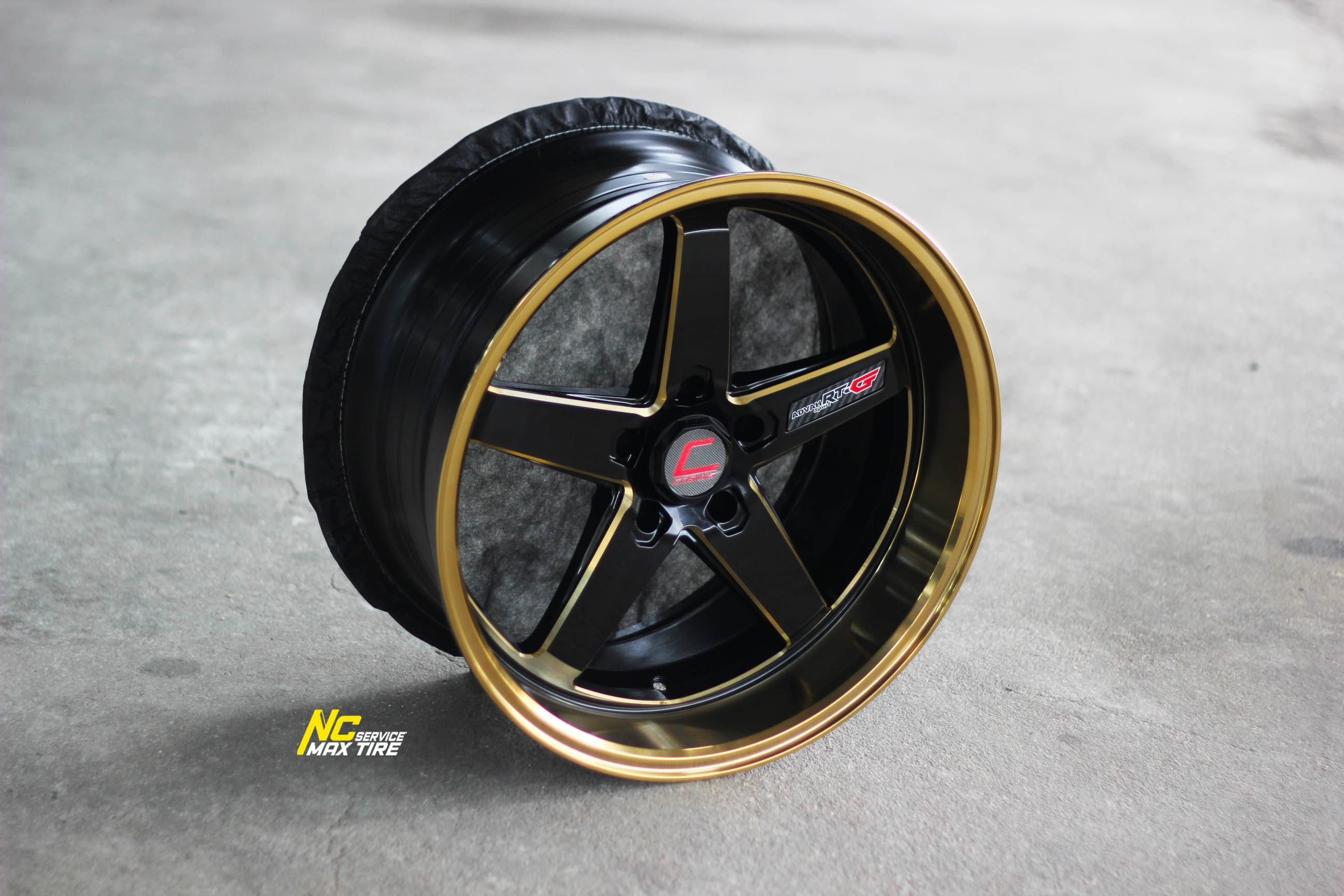 ล้อแม็กขอบ18 / Cosmis / RT-G / ล้อแม็กสีดำขอบทอง / 18x9.5 ET12 5H114.3 / ล้อแม็กสำหรับกระบะตัวเตี้ย / NCmaxtireService