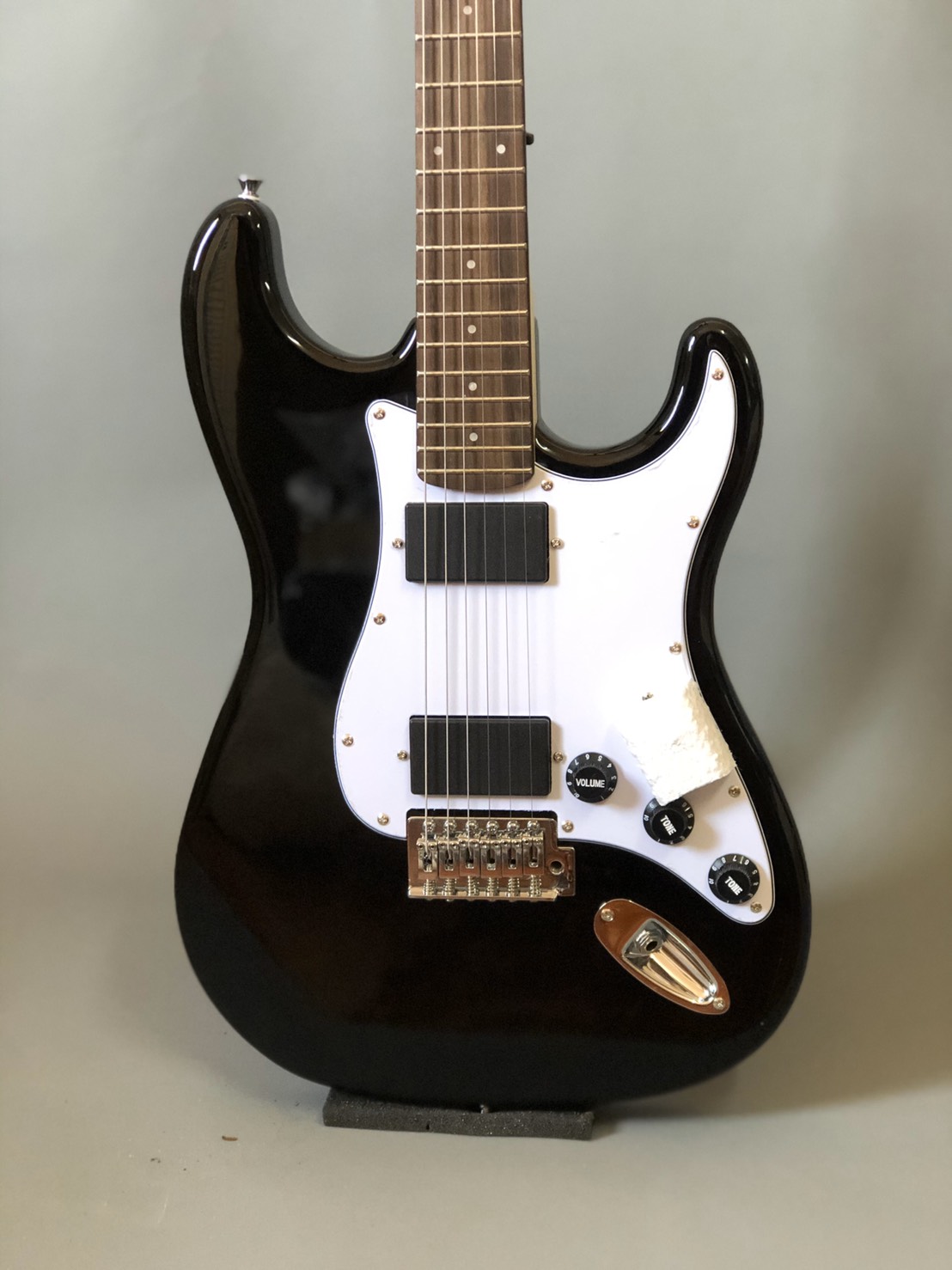 Gusta GST-01 HH กีตาร์ไฟฟ้าทรง Stratocaster