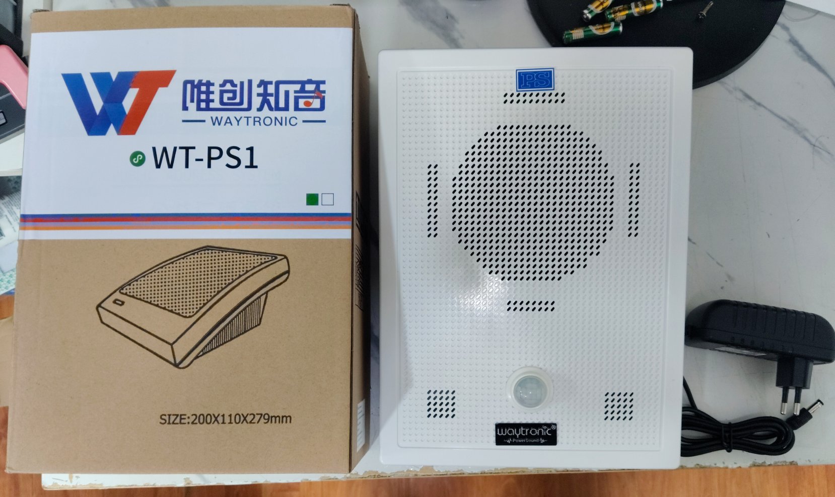 ลำโพงต้อนรับ Power Sound รุ่น WT-PS1 เครื่องประกาศเสียงด้วยเซ็นเซอร์ พร้อมตรวจจับความเคลื่อนไหว รองรับระบบ Bluetooth เชื่อมต่อได้อย่างอิสระ เซ็นเซอร์ตรวจจับสัญญาณได้มุมที่มีขนาดกว้างถึง 120 องศา ระยะเซ็นเซอร์ตรวจจับความเคลื่อนไหวมากกว่า 4 เมตร รองรับการเล