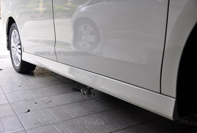 สเกิร์ตข้าง Honda Step Wagon RK (ของแท้ มือสอง) ราคา ต่อชิ้น
