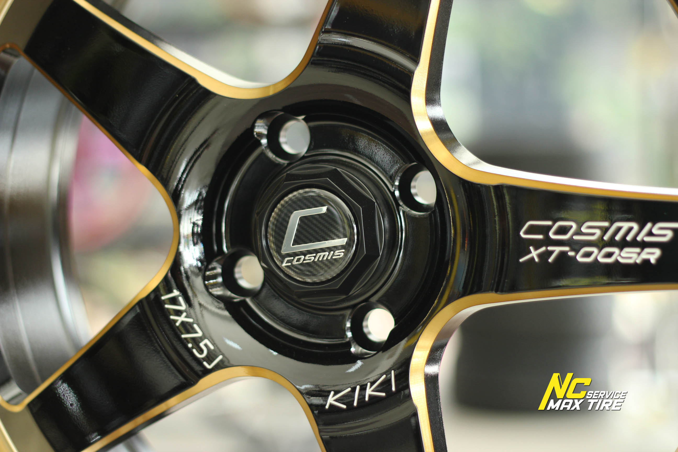 ล้อแม็กขอบ17 / COSMIS XT-005R / สีดำขอบทอง / สำหรับรถเก๋ง (ราคาต่อวง) / 17x7.5 4H100 ET30