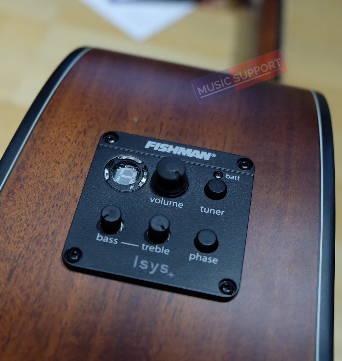 กีต้าร์โปร่งไฟฟ้า Saga D-10CE+กระเป๋า