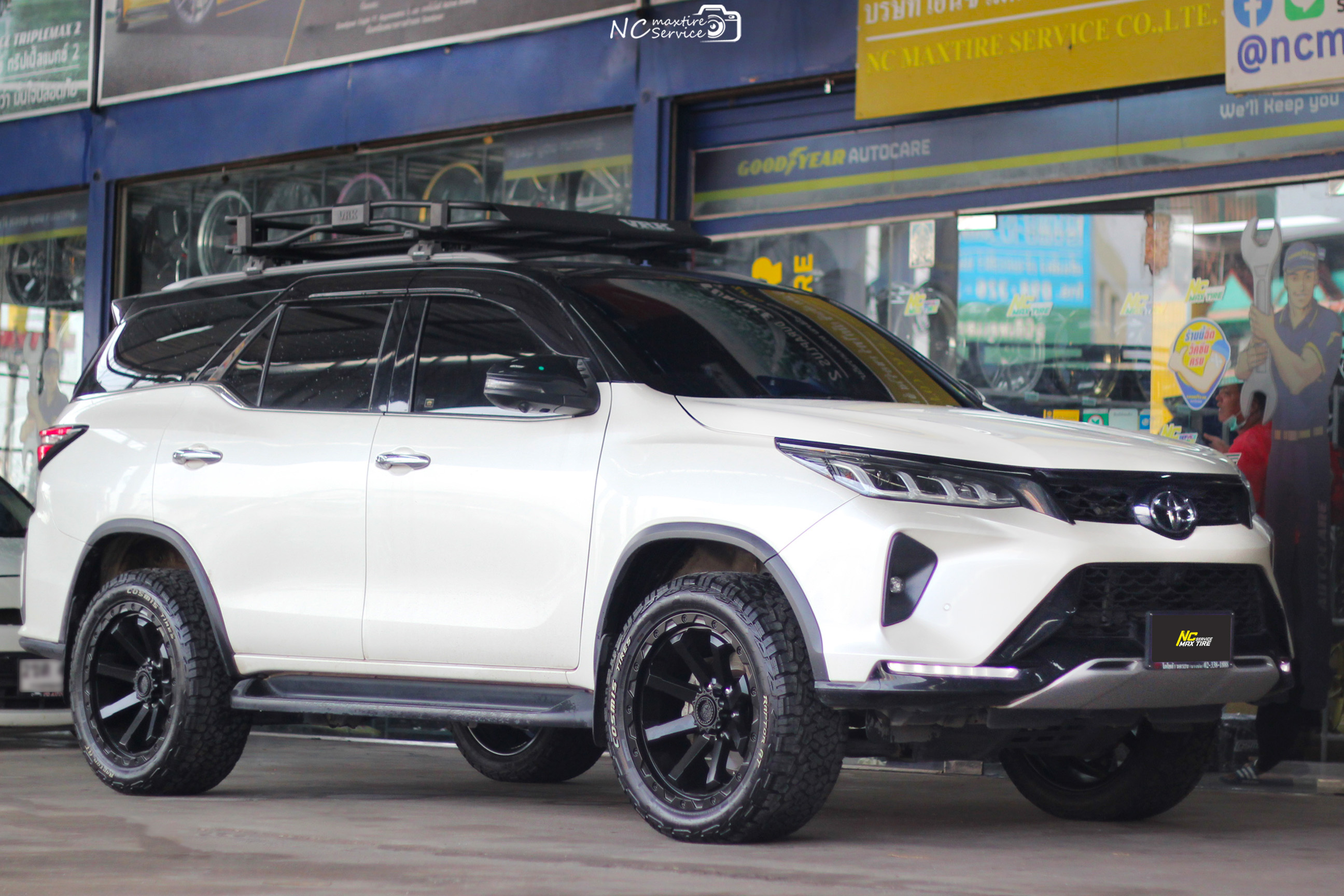Toyota Fortuner / ล้อแม็กขอบ20 / CAPONE / AMERICAN OUTLAW / ล้อแม็กสีดำด้าน / SATIN BLACK / 20X9.0 6H139.7 ET5 / Cosmis Tire / Raptor AT / 265/50R20