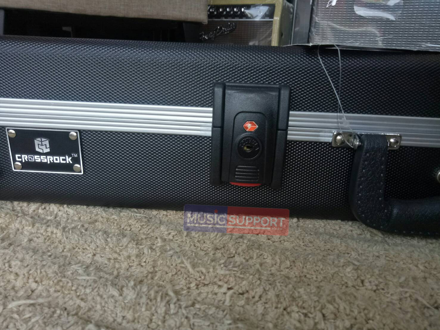 ฮาร์ดเคสกีตาร์ไฟฟ้า CROSSROCK CRA860EBK Electric Guitar Care with TSA