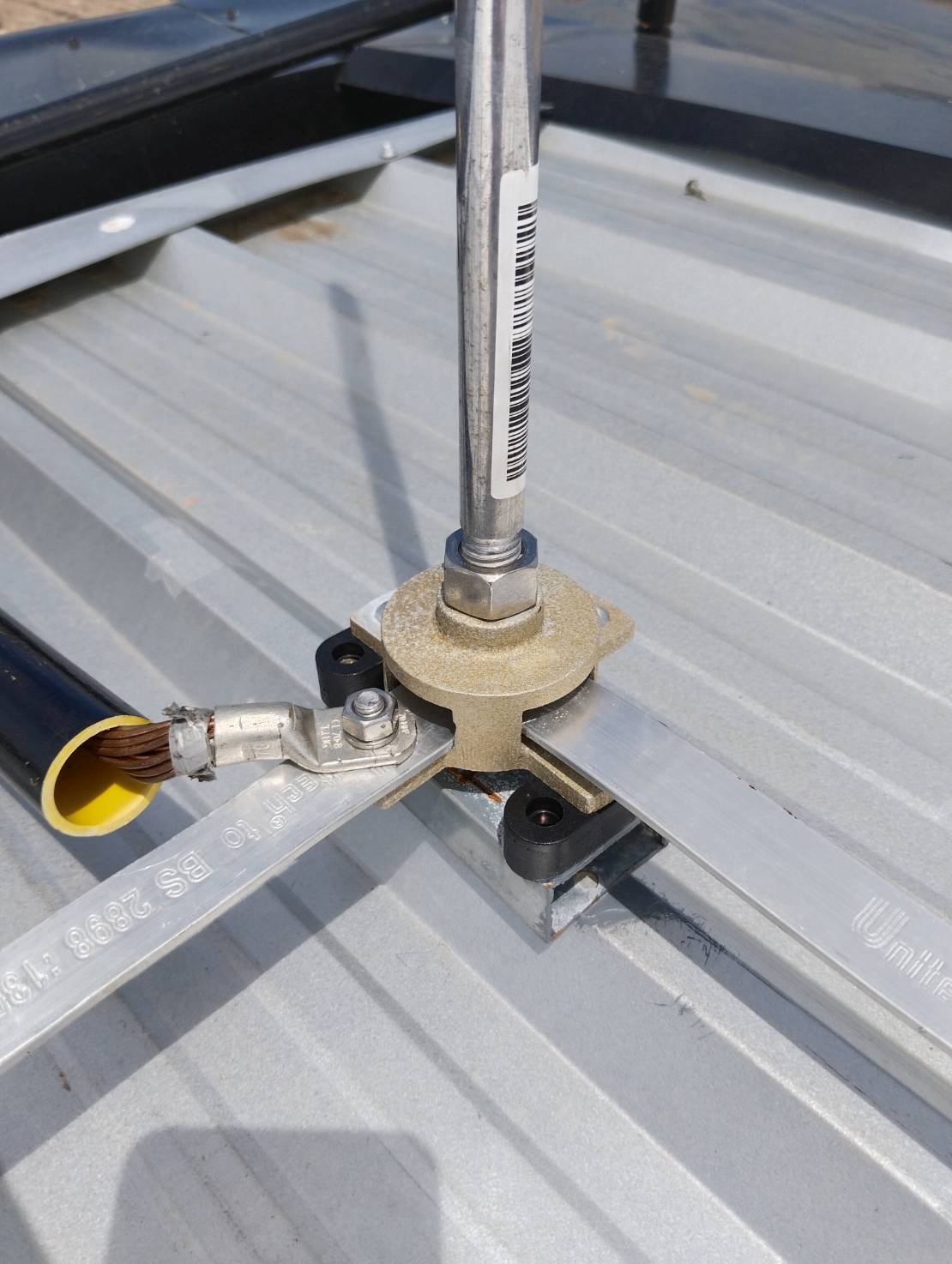 สำรวจ ออกแบบ ประเมินราคา และติดตั้ง ระบบไฟฟ้าแรงสูง แรงต่ำ โดยวิศวกรไฟฟ้า