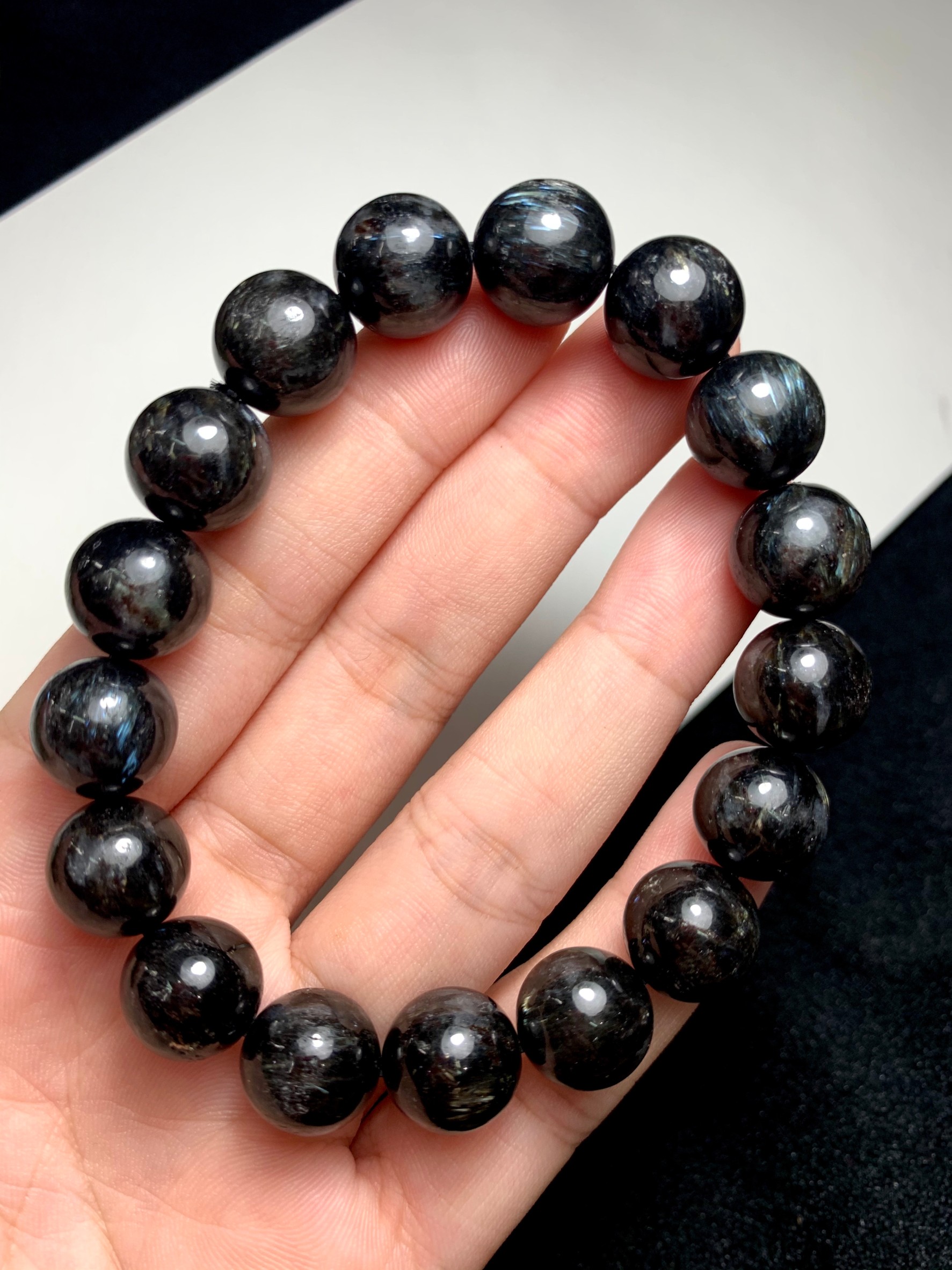 แอสโทรฟิลไลต์ Astrophyllite แร่หายาก ขนาด 12 mm AAA++