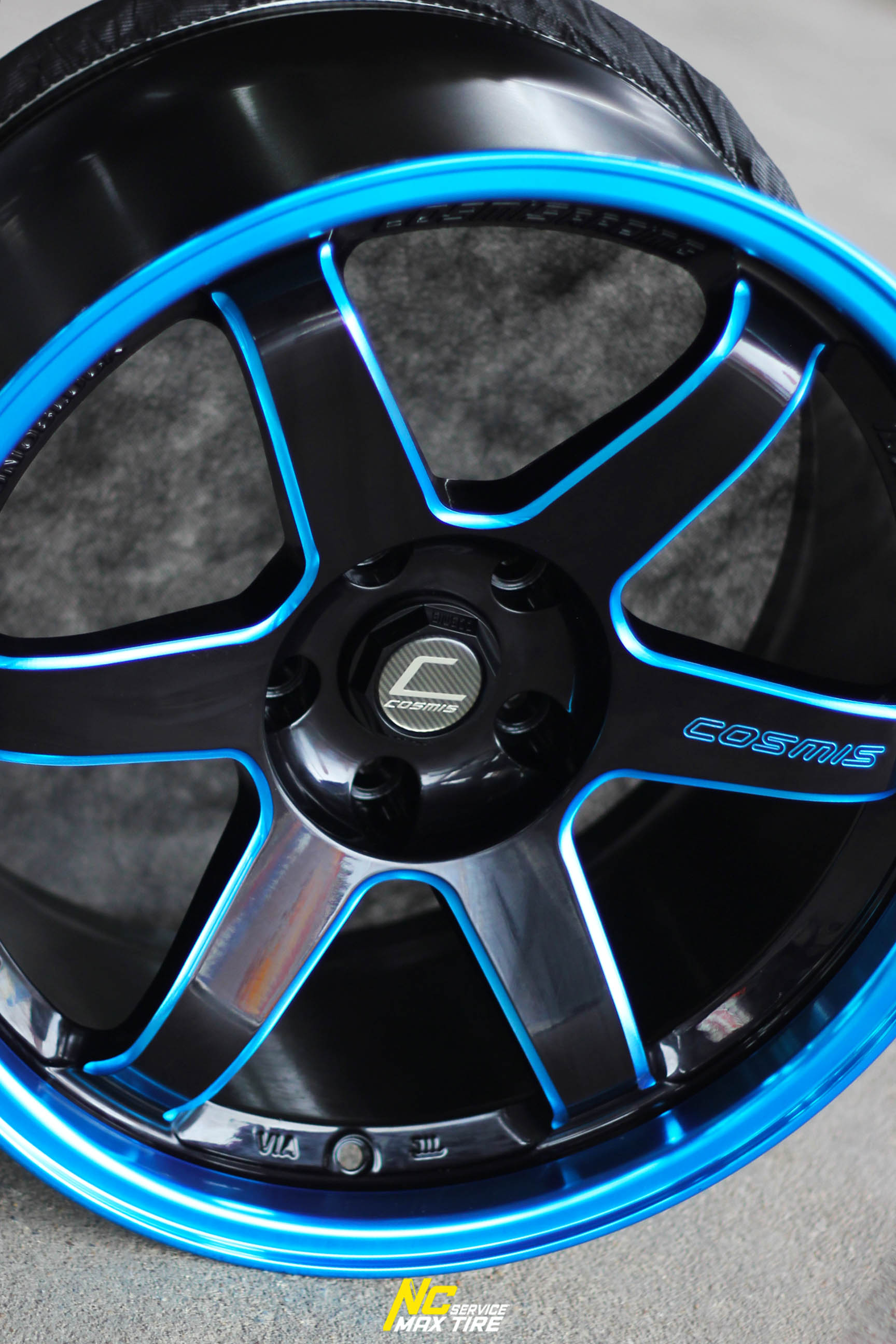 ล้อแม็กขอบ18 / Cosmis / RG-06 / ล้อแม็กสีดำCNCข้างก้านไดฟ์ฟ้า / ล้อแม็กสำหรับกระบะตัวเตี้ย / 18x8.5 5H114.3 ET22