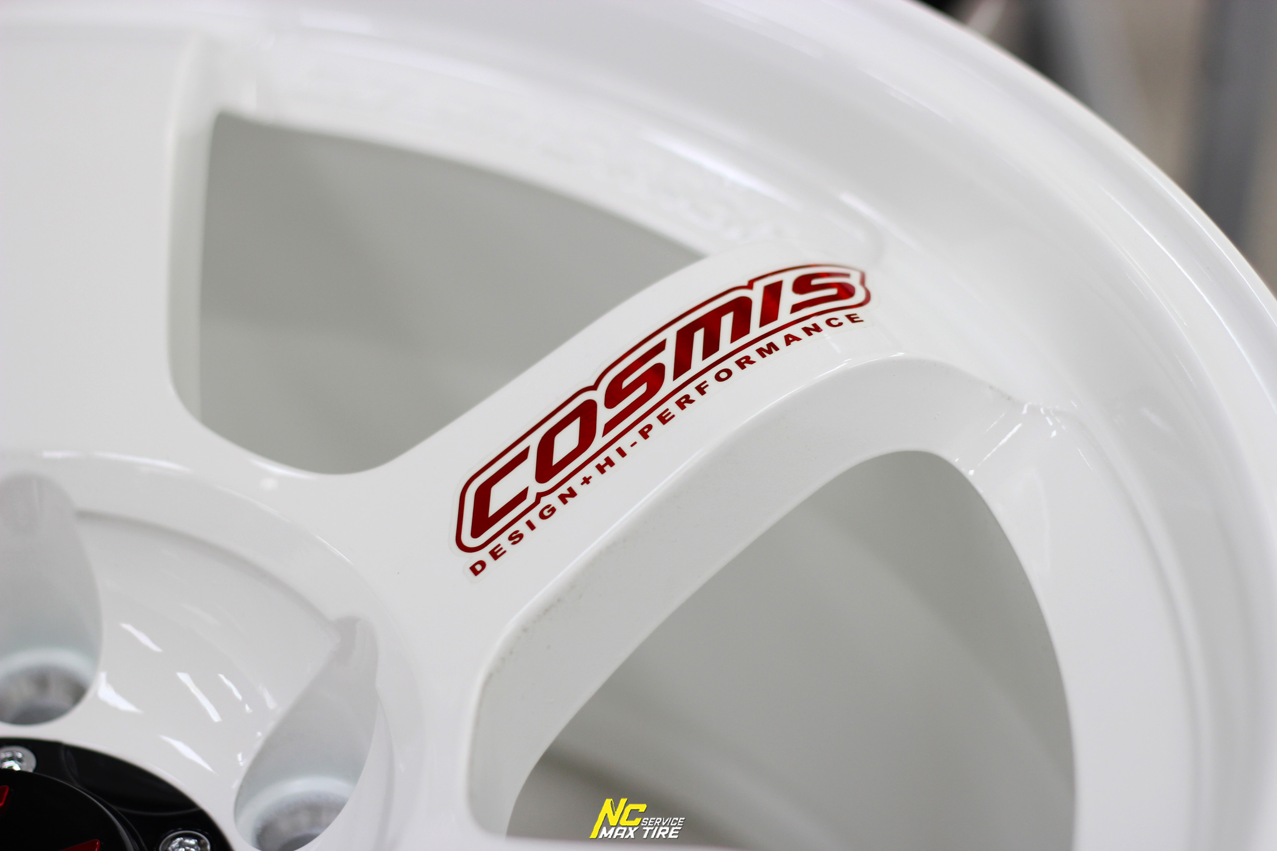 ล้อแม็กขอบ18 / Cosmis / RG06S / ล้อแม็กสีขาว / 18×9.0 6H139.7 ET0