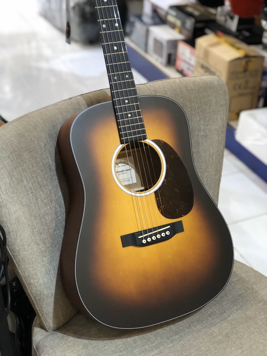 กีตาร์โปร่ง Martin Dreadnought Junior