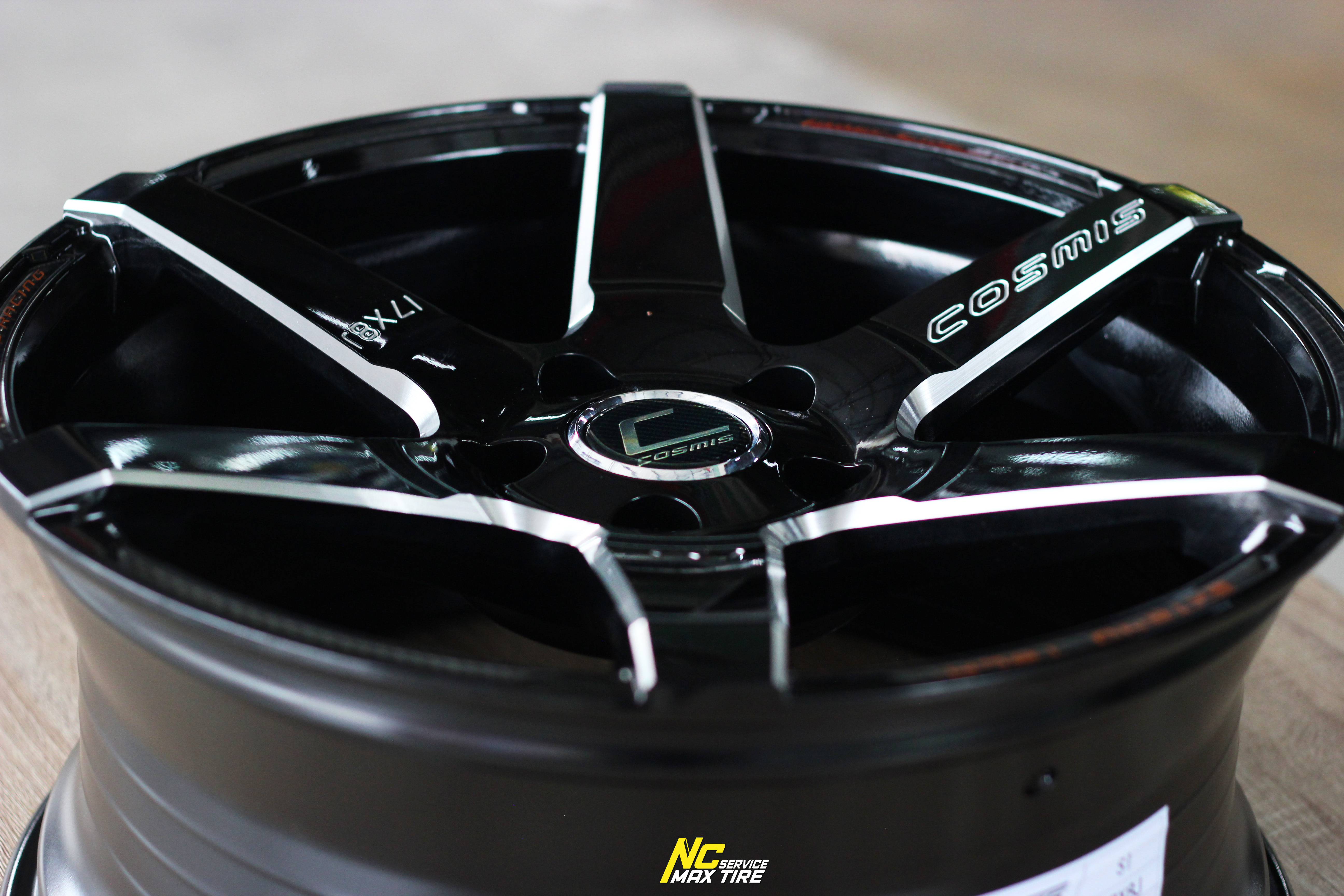 ล้อแม็กขอบ17 / Cosmis / Innerline / S1 / 17x8.0 5H114.3 ET30 / ล้อแม็กสีดำเงา+CNCข้างก้าน / NC / PP
