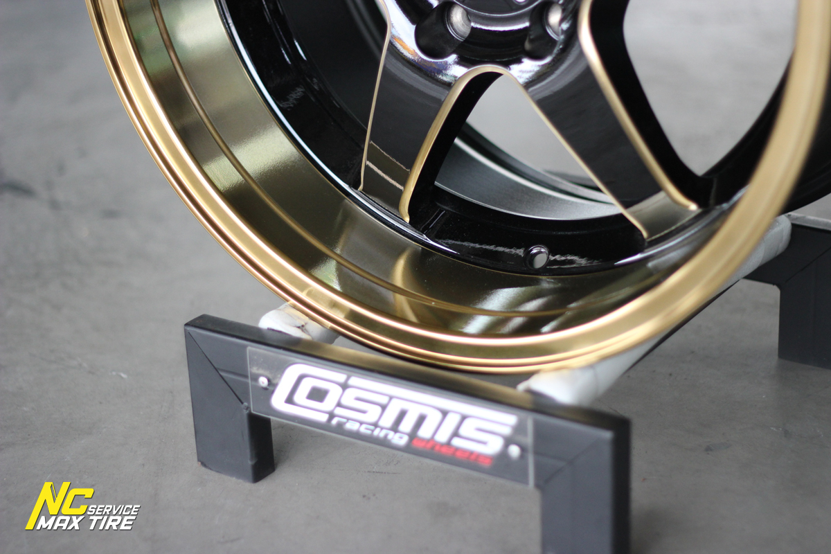 โปรไลฟ์สด / ล้อพร้อมยาง / ล้อแม็ก Cosmis RT-X / หน้า 18x9.5 6H139.7 ET15 หลัง 18x10.5 6H136.7 ET12 / ยาง Cosmis t1 rs 265/60R18 /