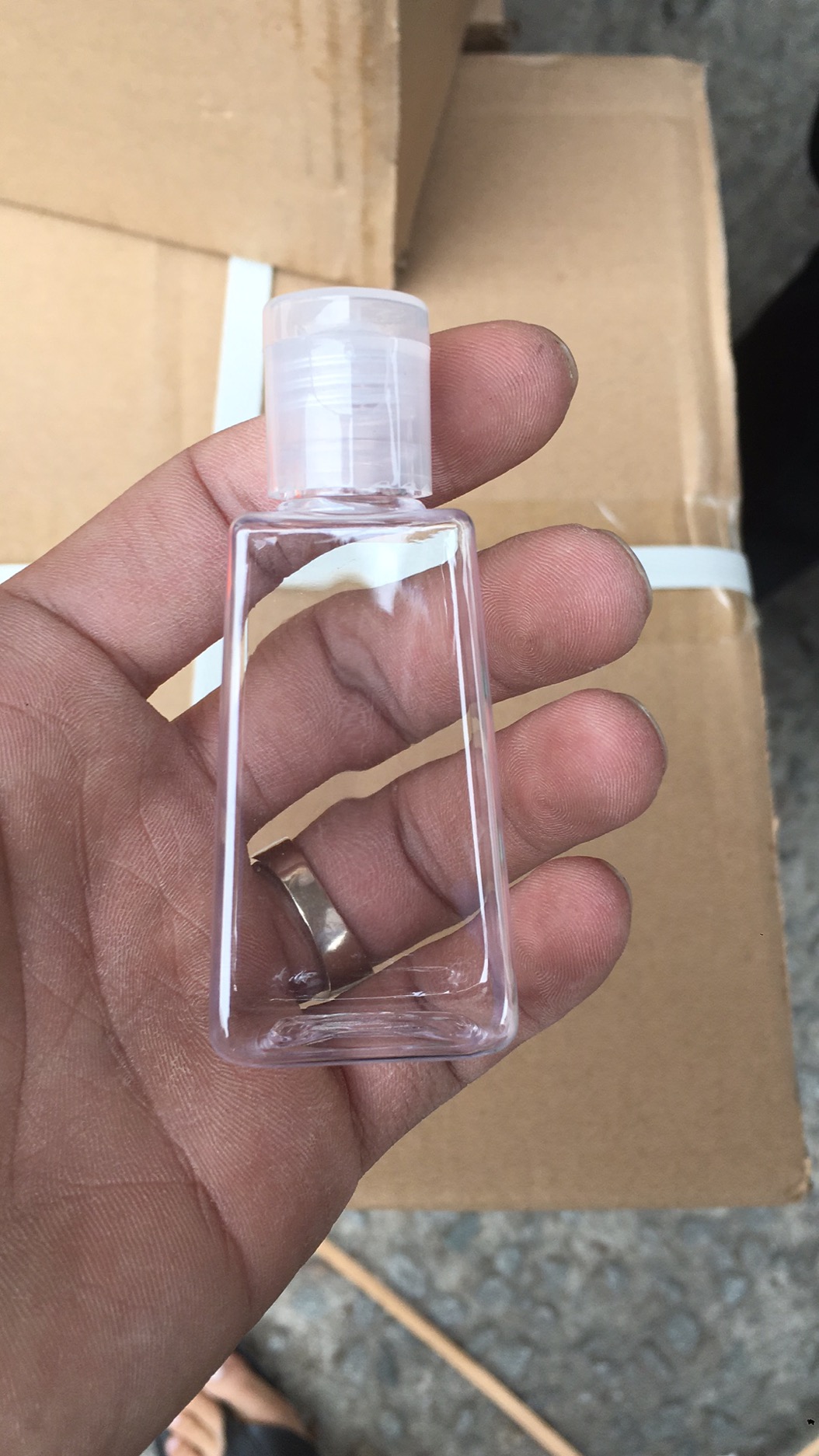ขวดพลาสติก เหลี่ยม ฝาป๊อกแป๊ก 30 ml (9277)
