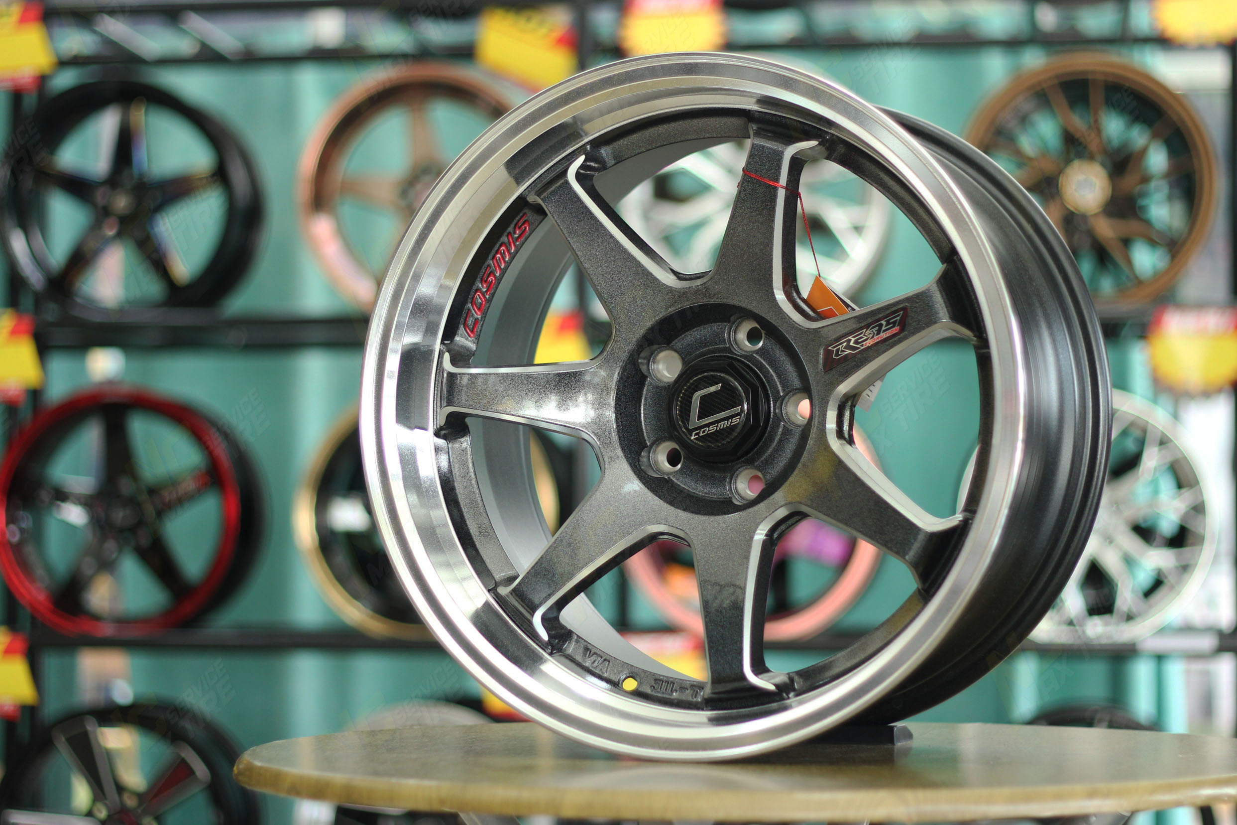 ล้อแม็กขอบ18 / กระบะเตี้ย 5 รู / ชุดCustom Color / Cosmis Re-7S / 18x9.5/10.5 5h114.3 ET15/12
