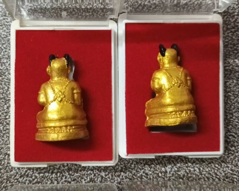 กุมารเพชรลอยองค์ เนื้อผงพรายกุมาร หลวงปู่หงษ์ วัดเพชรบุรี อ.ปราสาท จ.สุรินทร์