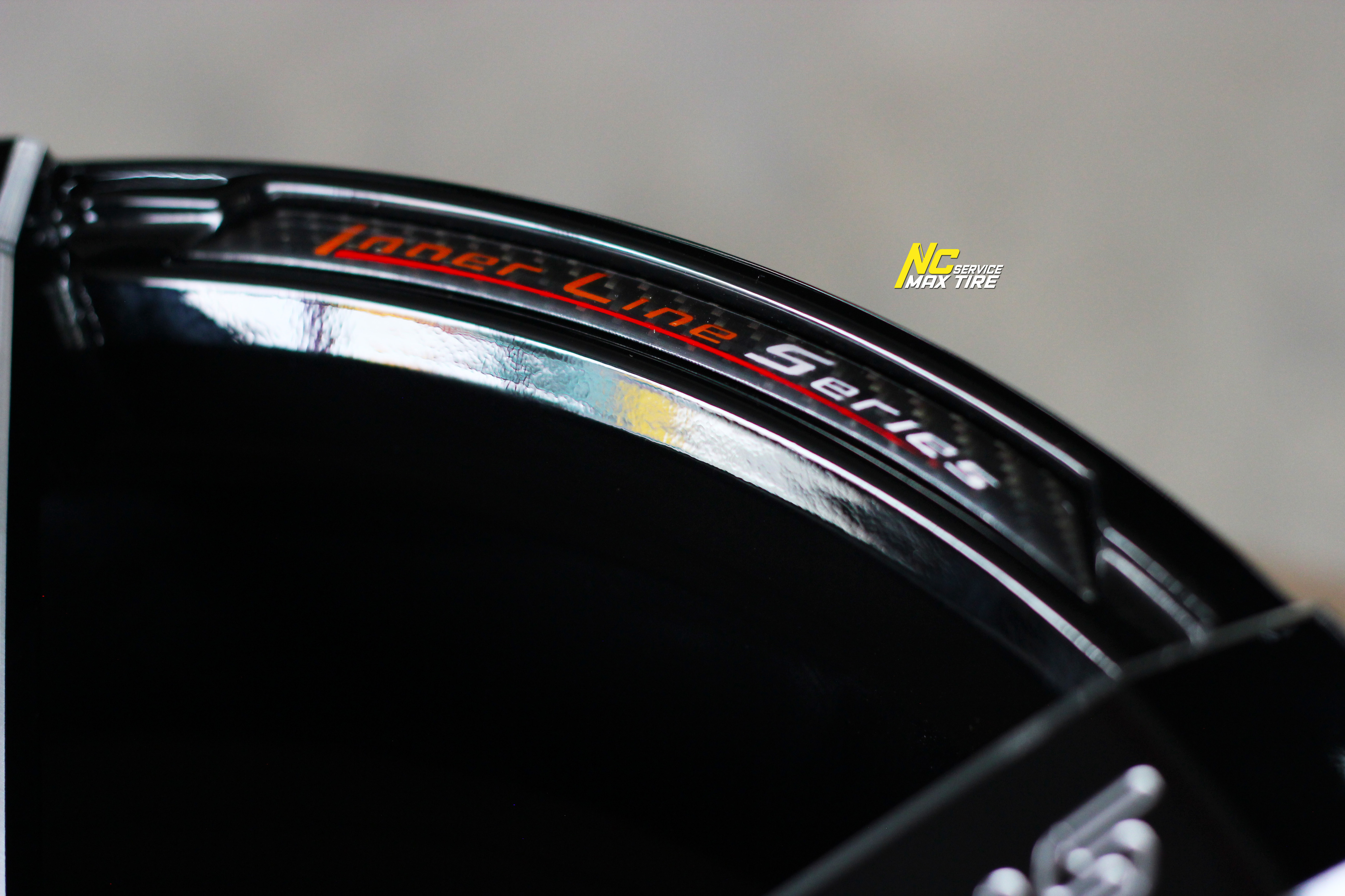 ล้อแม็กขอบ17 / Cosmis / Innerline / S1 / 17x8.0 5H114.3 ET30 / ล้อแม็กสีดำเงา+CNCข้างก้าน / NC / PP