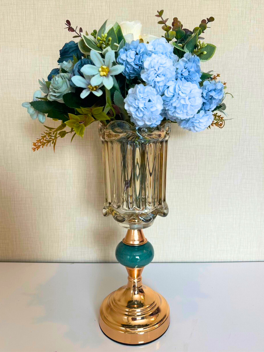 แจกันตกแต่งบ้าน ดอกไม้ประดิษฐ์พร้อมแจกัน เชิงเทียนตกแต่ง เชิงเทียนสีทอง แจกันดอกไม้ปลอม ดอกไม้ตั้งโต๊ะ เชิงเทียนทองเหลือง ST501E801