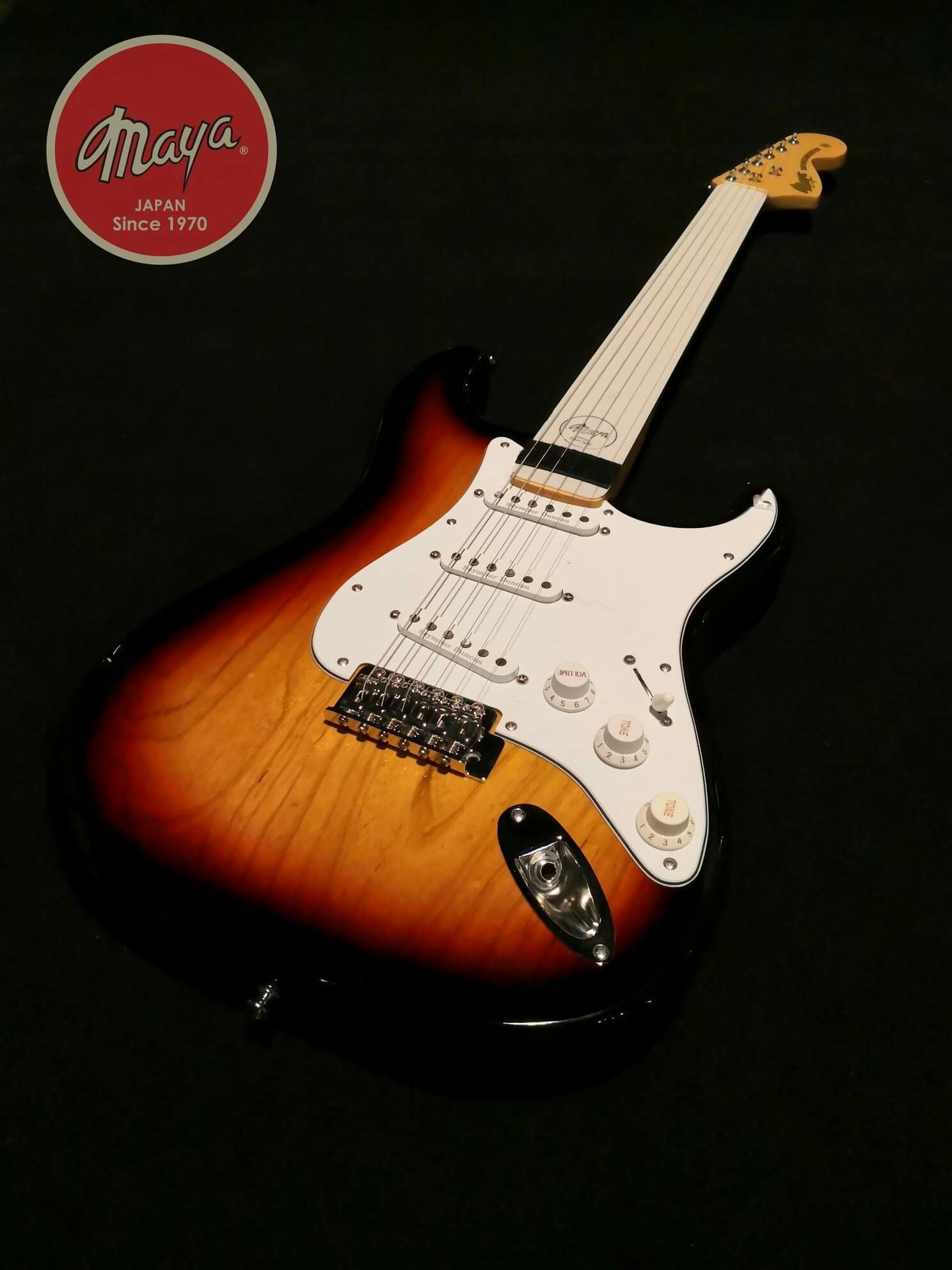 Maya MST-69 กีต้าร์ไฟฟ้า ทรง Start สี Sunburst