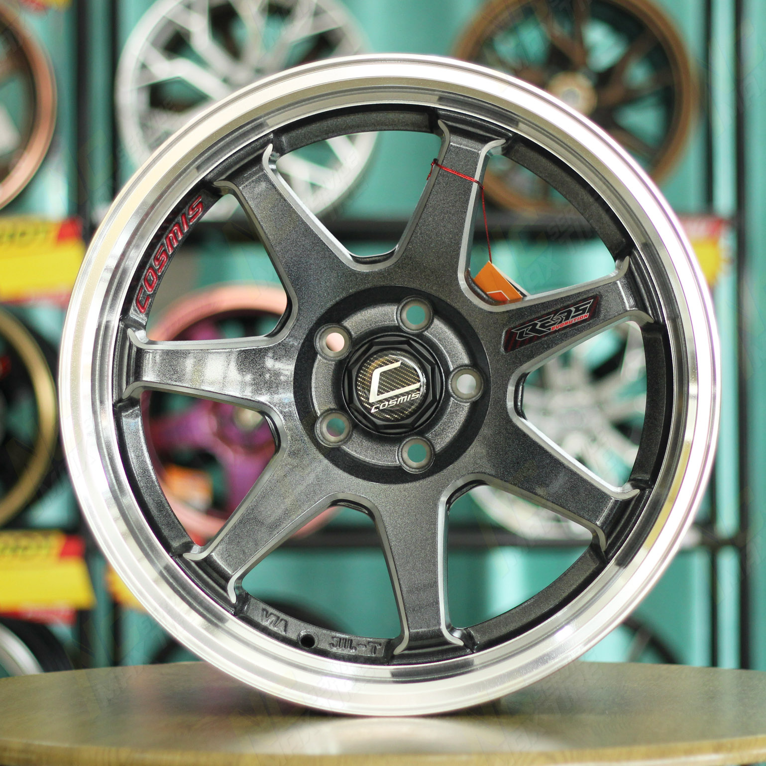 ล้อแม็กขอบ18 / กระบะเตี้ย 5 รู / ชุดCustom Color / Cosmis Re-7S / 18x9.5/10.5 5h114.3 ET15/12