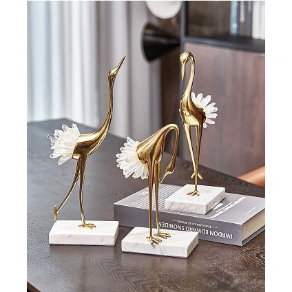 CT015B016 FAMITOSS Home Decoration ตั้งโชว์อุปกรณ์ตกแต่งบ้าน ของตกแต่งห้อง รูปปั้น โมเดลตกแต่งบ้าน โทน สีทอง หรูหรา