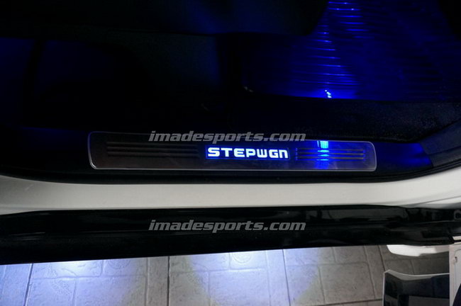 กาบบันได SPADA modulo สปอร์ตพร้อมแถบเรืองแสง LED