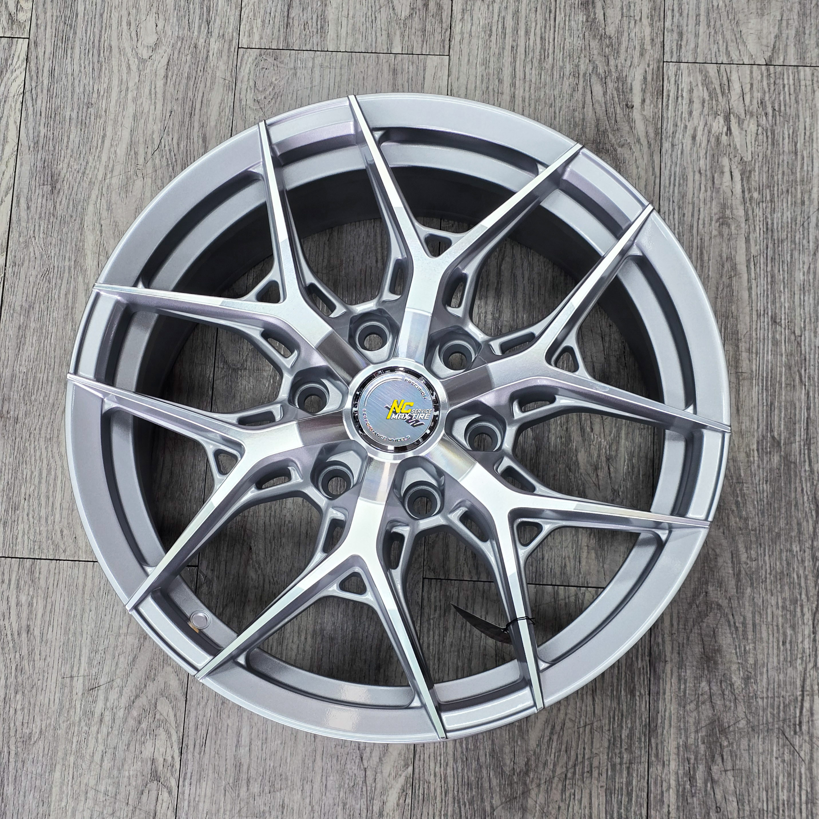 ล้อแม็ก Hyundai H1 ขอบ18 / SSW386 / เงินกลึงหน้าเงา / 18x8.0 6H139.7 ET40