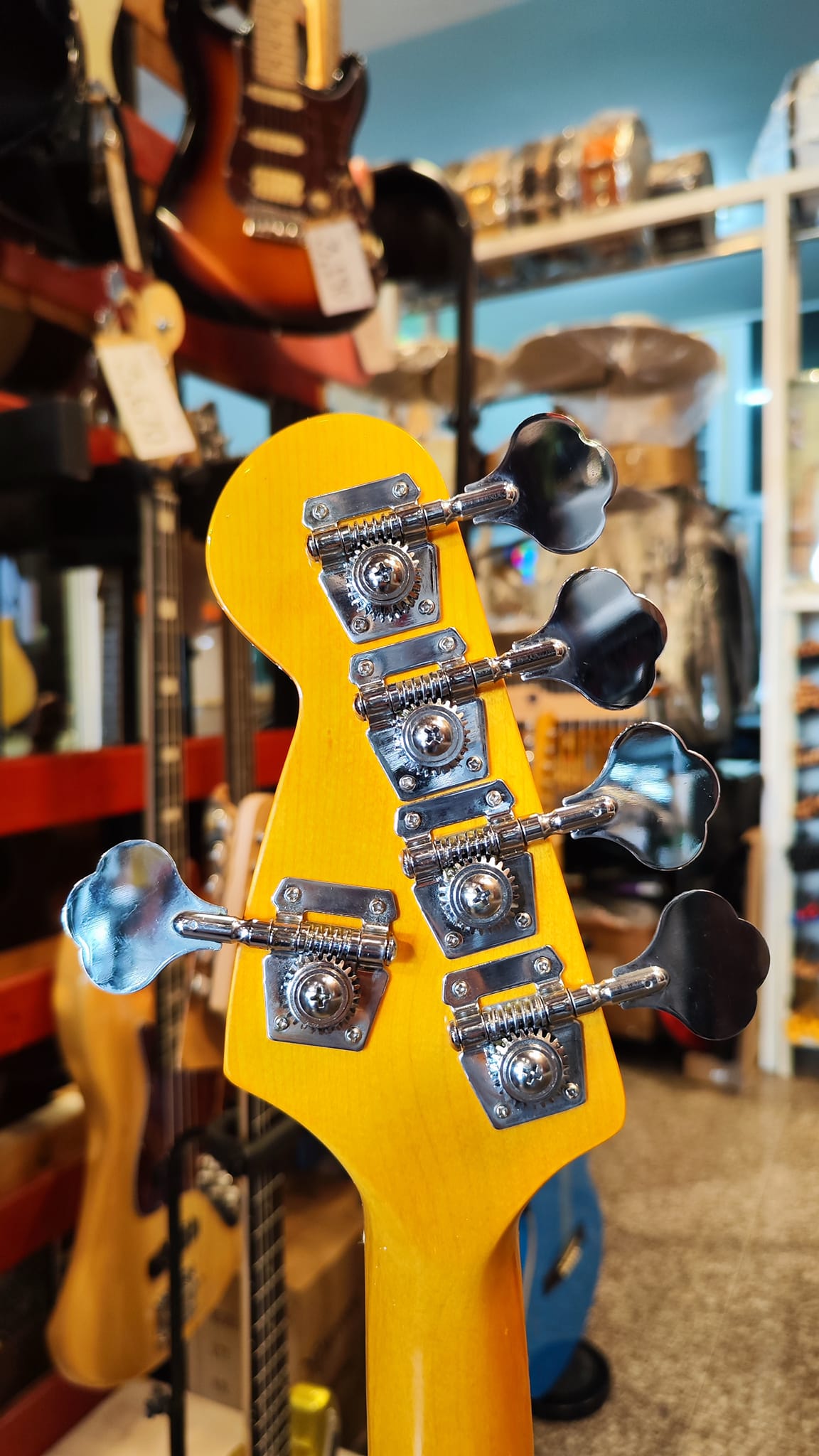 เบสไฟฟ้า STORM รุ่น S-JB5BS-300 WH