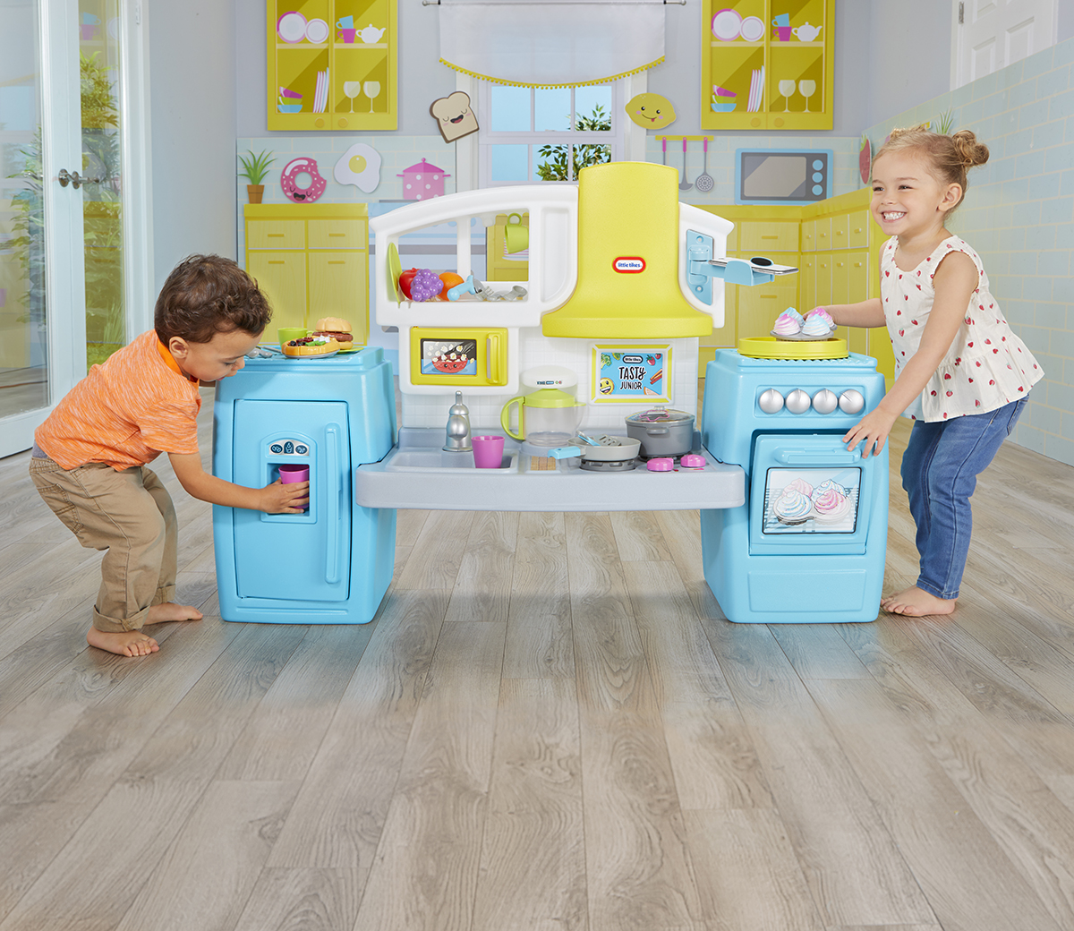 Little Tikes Tasty Jr. Bake 'N Share Kitchen Role Play Kitchen ชุดครัวแปลงร่าง