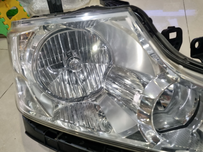 โคมไฟหน้า Honda STEP WGN SPADA ข้างขวา มือสอง