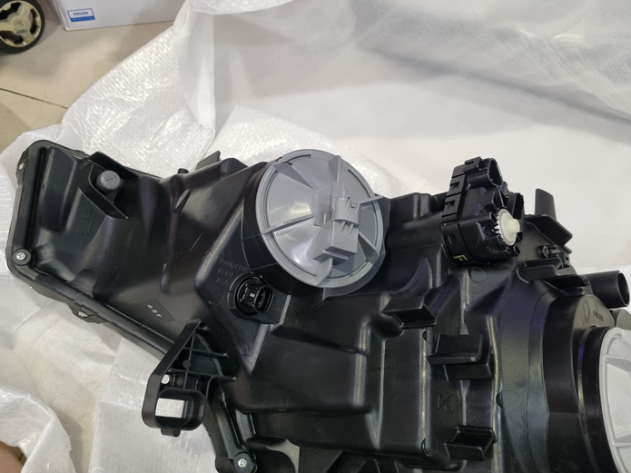 โคมไฟหน้า Honda STEP WGN SPADA ข้างซ้าย (98%)