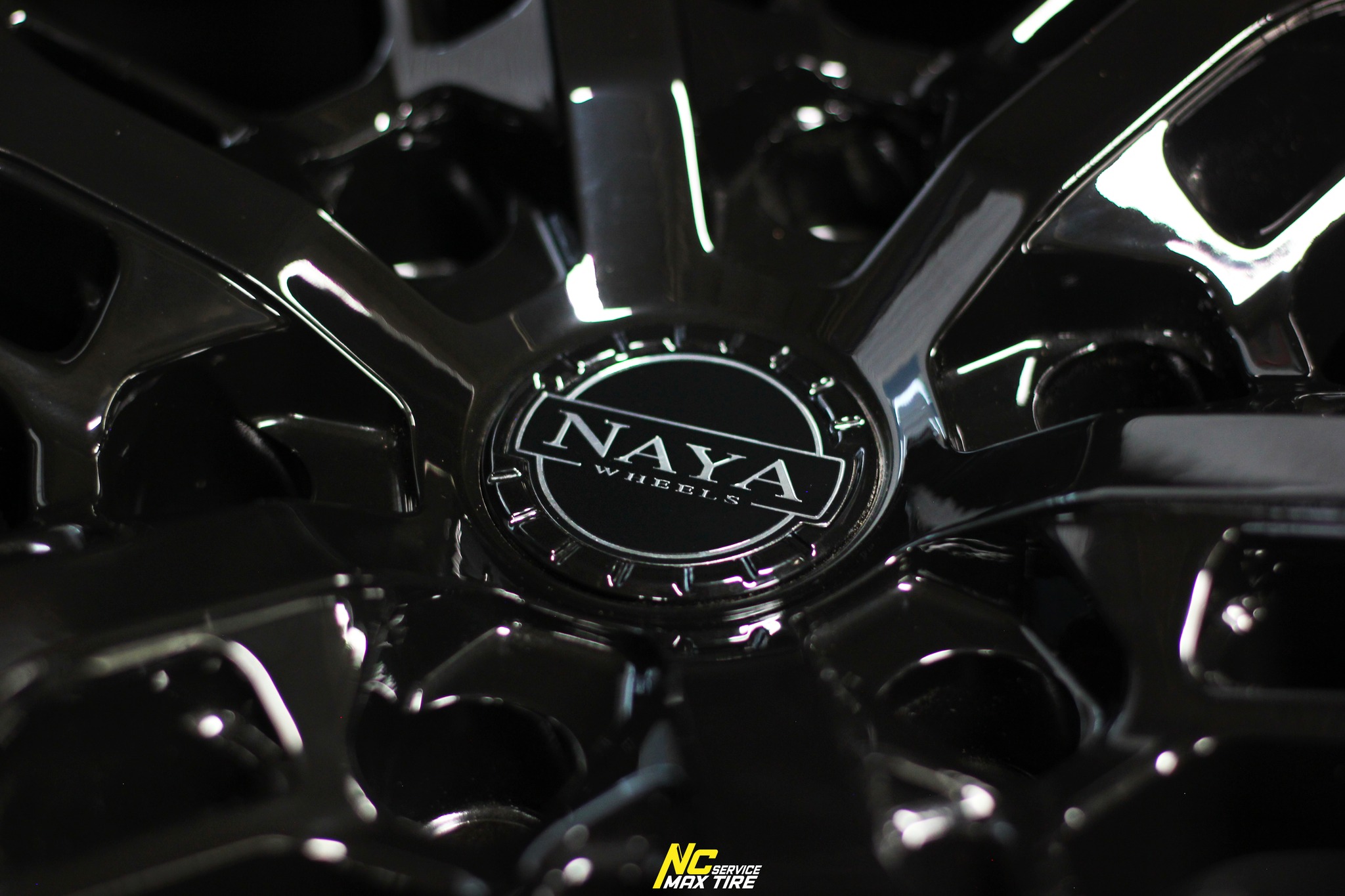 ล้อแม็กขอบ18 / Cosmis / NAYA / Alpha-6 / 18×9.0 6H139.7 ET20 / ล้อแม็กสีดำเงาทั้งวง / สำหรับกระบะตัวสูง SUV PPV / NC