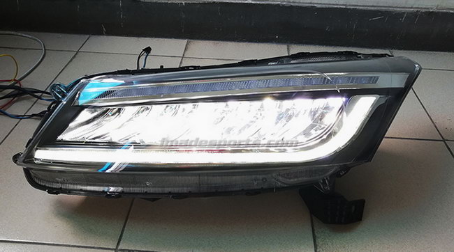 โคมไฟหน้า Projector G8 (RS Type)