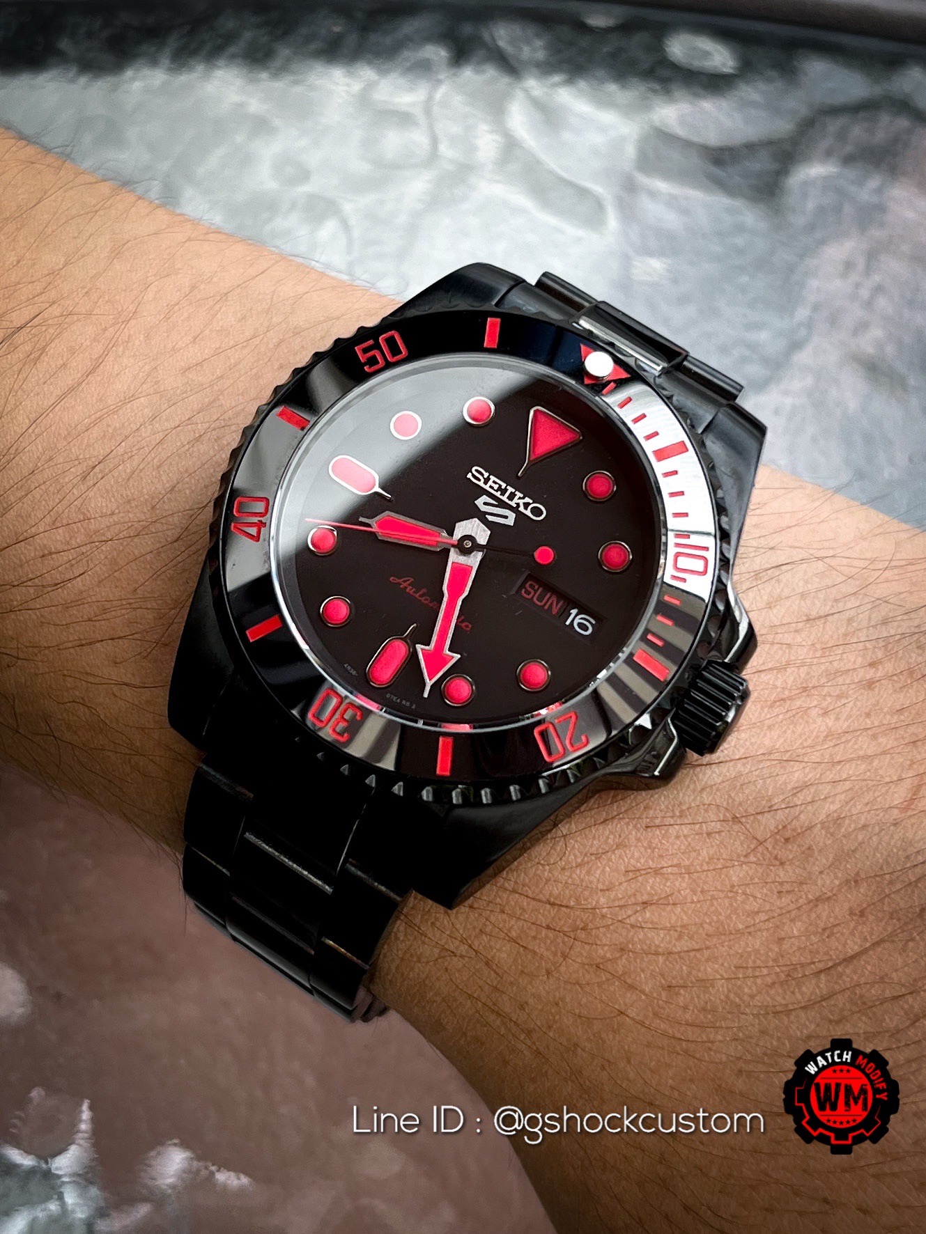 SeikoMod 5Sport Deadpool Submariner Black Red Dial Black Steel Oyster Strap Strap SRPD83K1