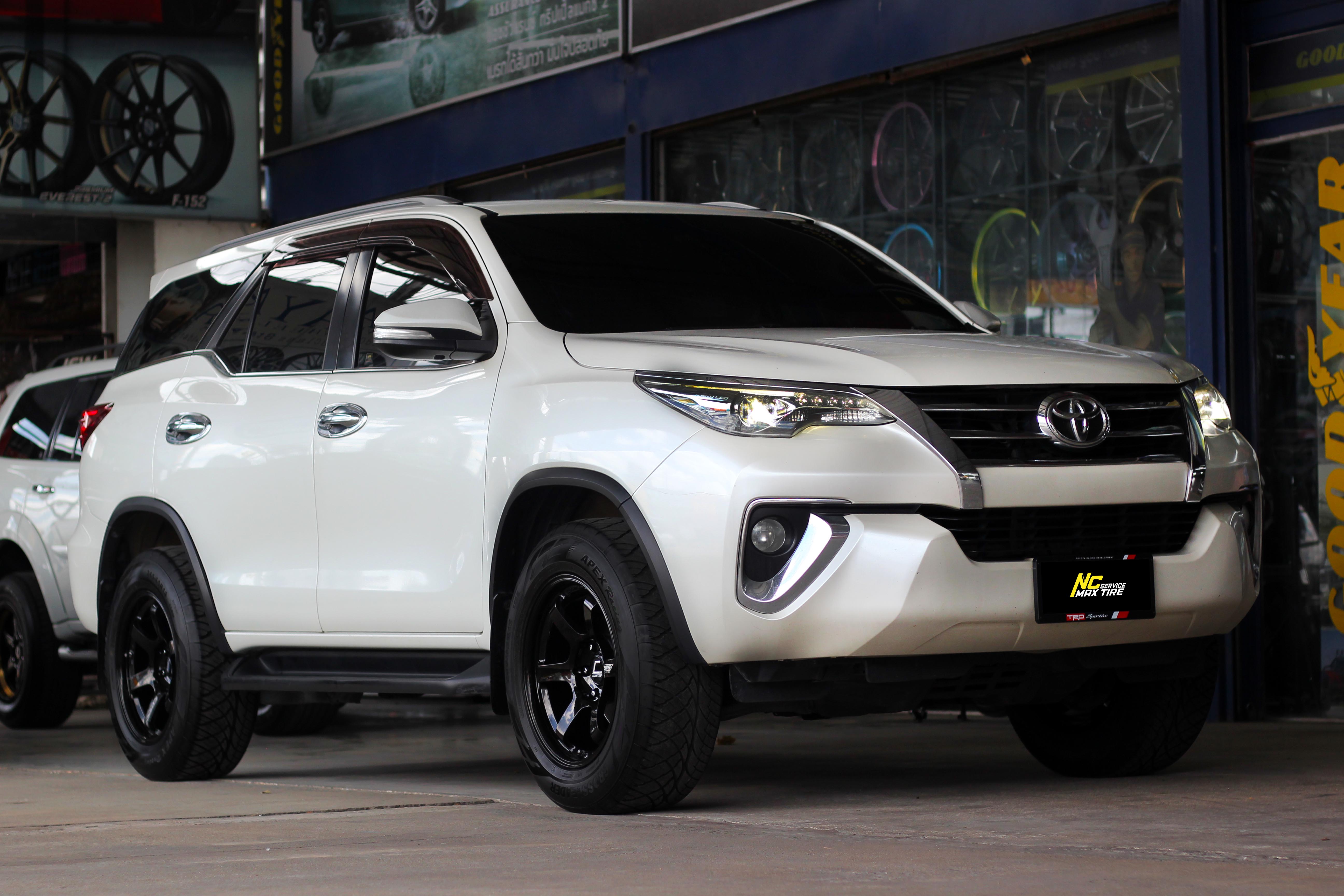Toyota Fortuner / SUV / ล้อแม็กสำหรับกระบะ / ล้อแม็กขอบ18 / RG-06SR / 18x9.0 6H139.7 ET0 / ล้อแม็กสีดำเงาทั้งวงCNCหยอดตัวหนังสือขาว / ล้อแม็กสวยๆ / SUV PPV / NC / NCล้อแม็ก