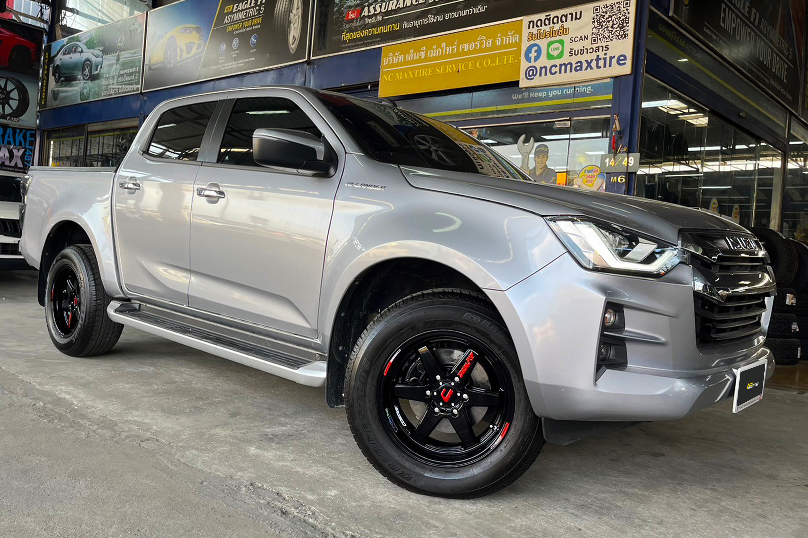 Isuzu D-Max / ล้อแม็กขอบ18 / Cosmis / Type-R / Revolution / 18X9.5 6H139.7 ET25 / ล้อแม็กสีดำเงาทั้งวง / ล้อแม็กสำหรับรถกระบะ