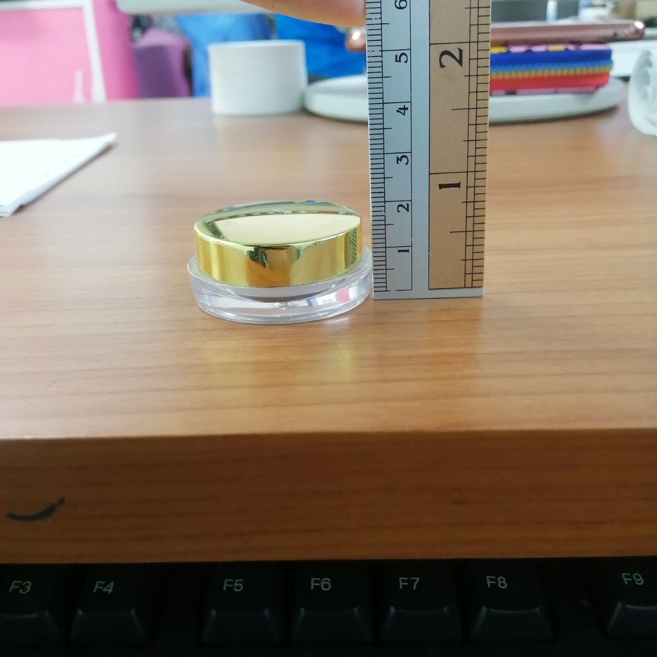 กระปุกอะคริลิค ขนาด5กรัม กว้าง4cm สูง2.8cm ฝาทอง ถ้วยขาว กระปุกครีม กระปุกเปล่า มีของพร้อมส่ง