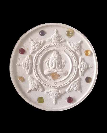 จตุคามรามเทพ รุ่น"อัญมณีเสริมดวง" อาจาย์มนัส วัดทุ่งจันดำ เนื้อขาว