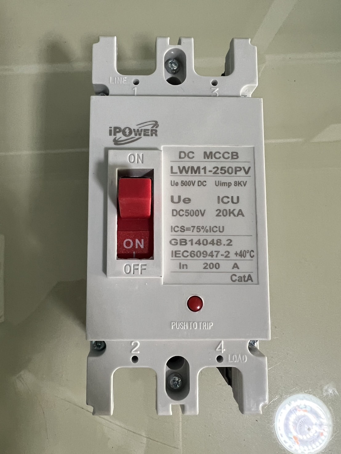 เบรคเกอร์แบต DC 200A/Ipower LWM1 200A ชิ้น 2023-03-21 15:00:38 2024-06-11 15:56:17